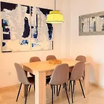 M Mendez Cozy 3br 2bath Apartment *